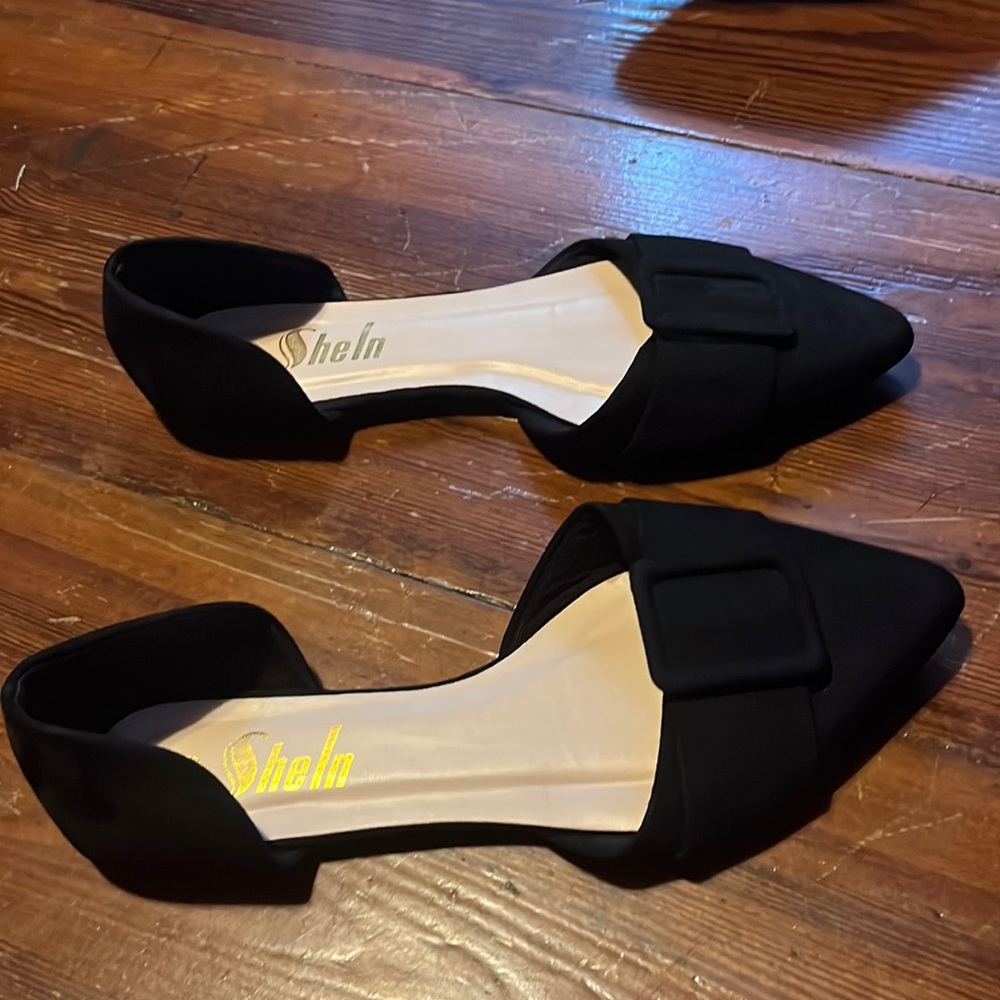 Dress flats with cute buckle for that added class